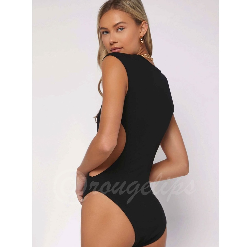 Black Cut Out Slim Fit Bodysuit - Picture 3 of 8